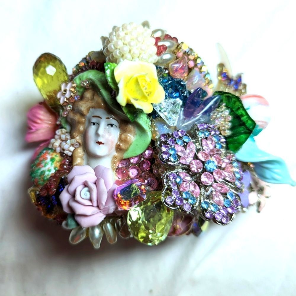 Wendy Gell Wristy Cuff Vintage Porcelain Lady, hidden angel,pearls,flowers, gems - Picture 2 of 5